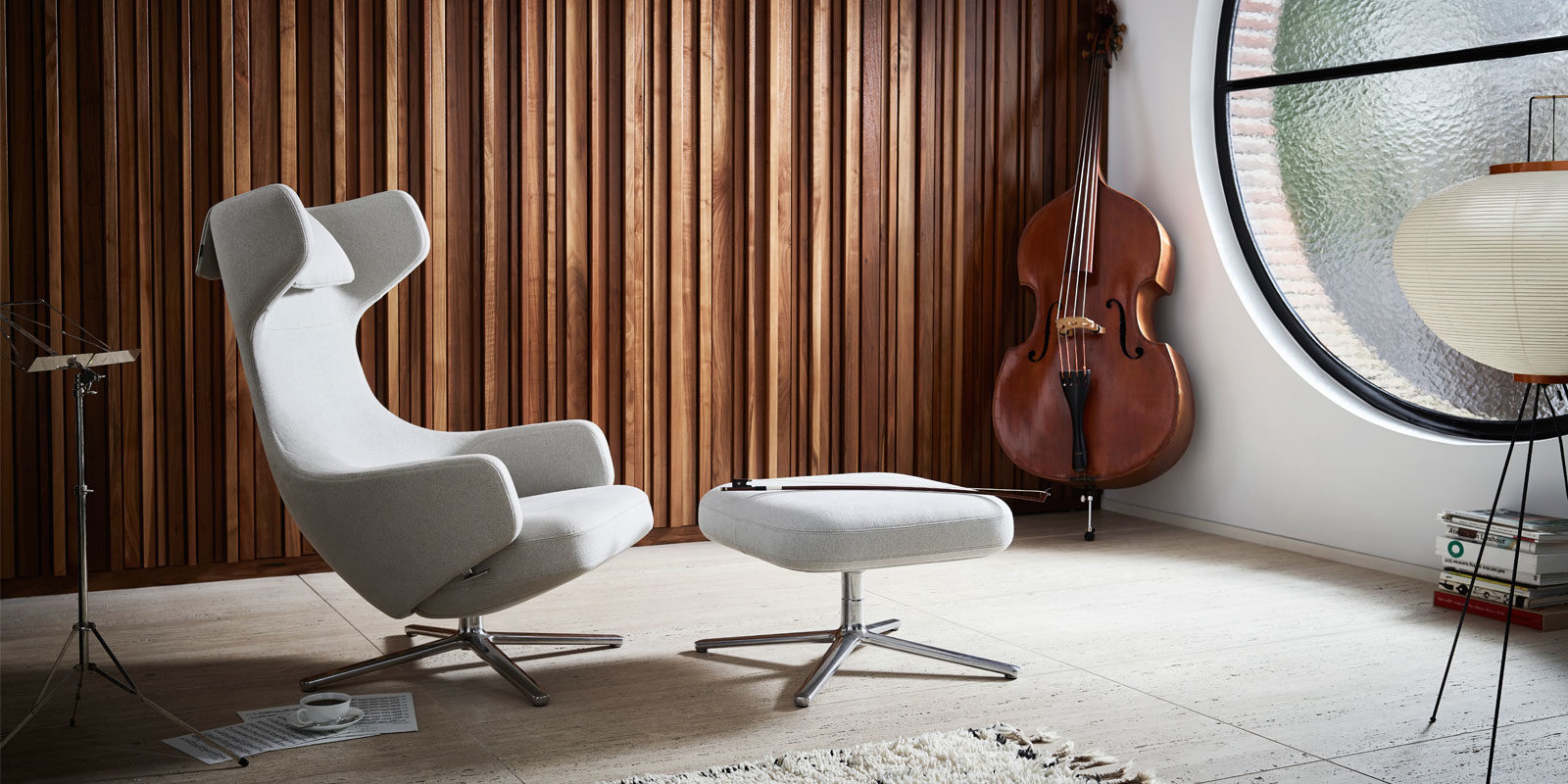 Lounge Chairs & Sofas